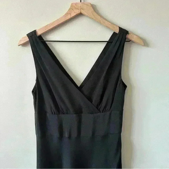 J Crew Sz T4 Black 100% Silk Surplice V Neck Sleeveless Formal Midi Dress Empire - Picture 2 of 11